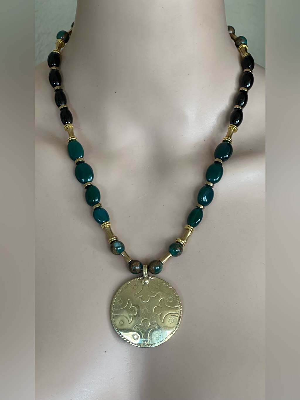 22-1/2 Inch Onyx Bead Necklace Nwot